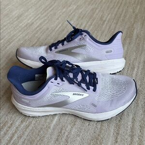 EUC Brooks Launch 9 Lightweight Running Shoe Lilac Size 9.5